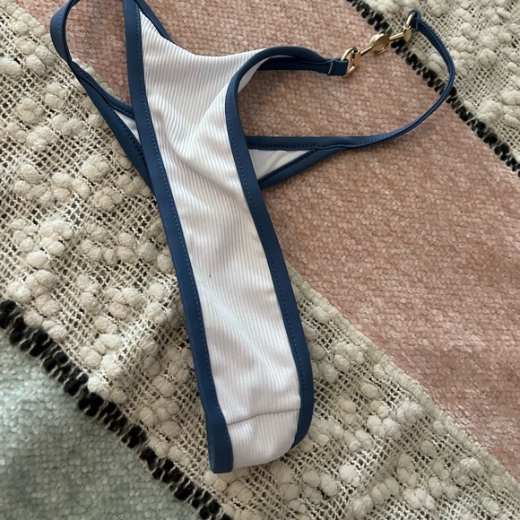 THONG bottoms never worn - Picture 2 of 4